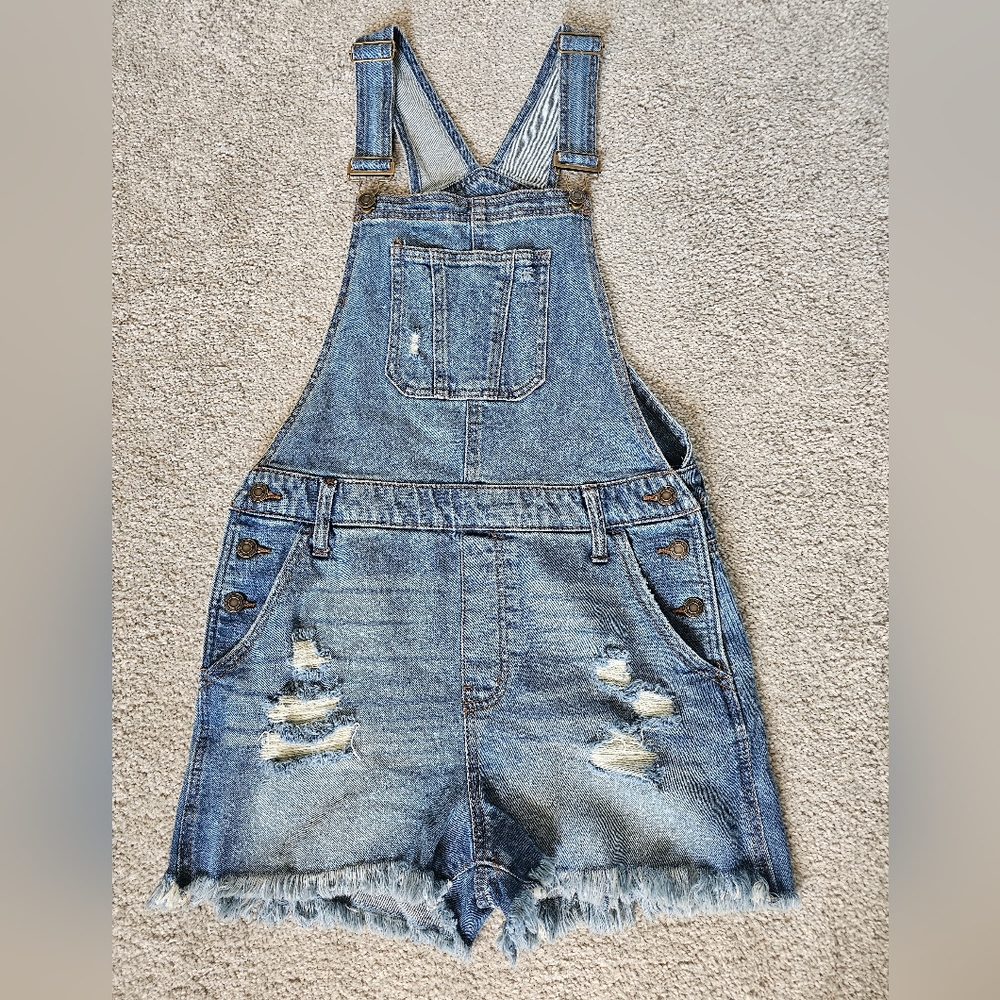 SO junior's denim overalls. Size L.